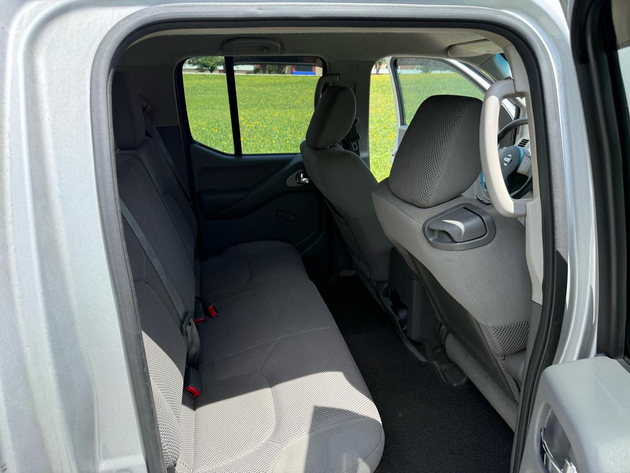 Nissan Frontier S Crew Cab 2WD 2012