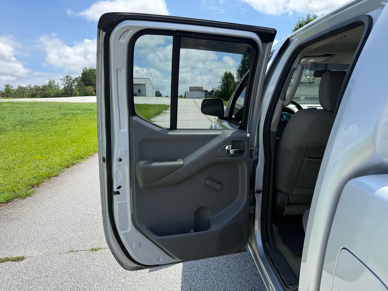 Nissan Frontier S Crew Cab 2WD 2012