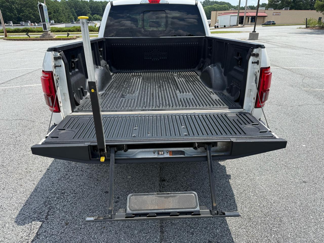Ford F-150 Lariat SuperCrew 6.5-ft. Bed 4WD 2017