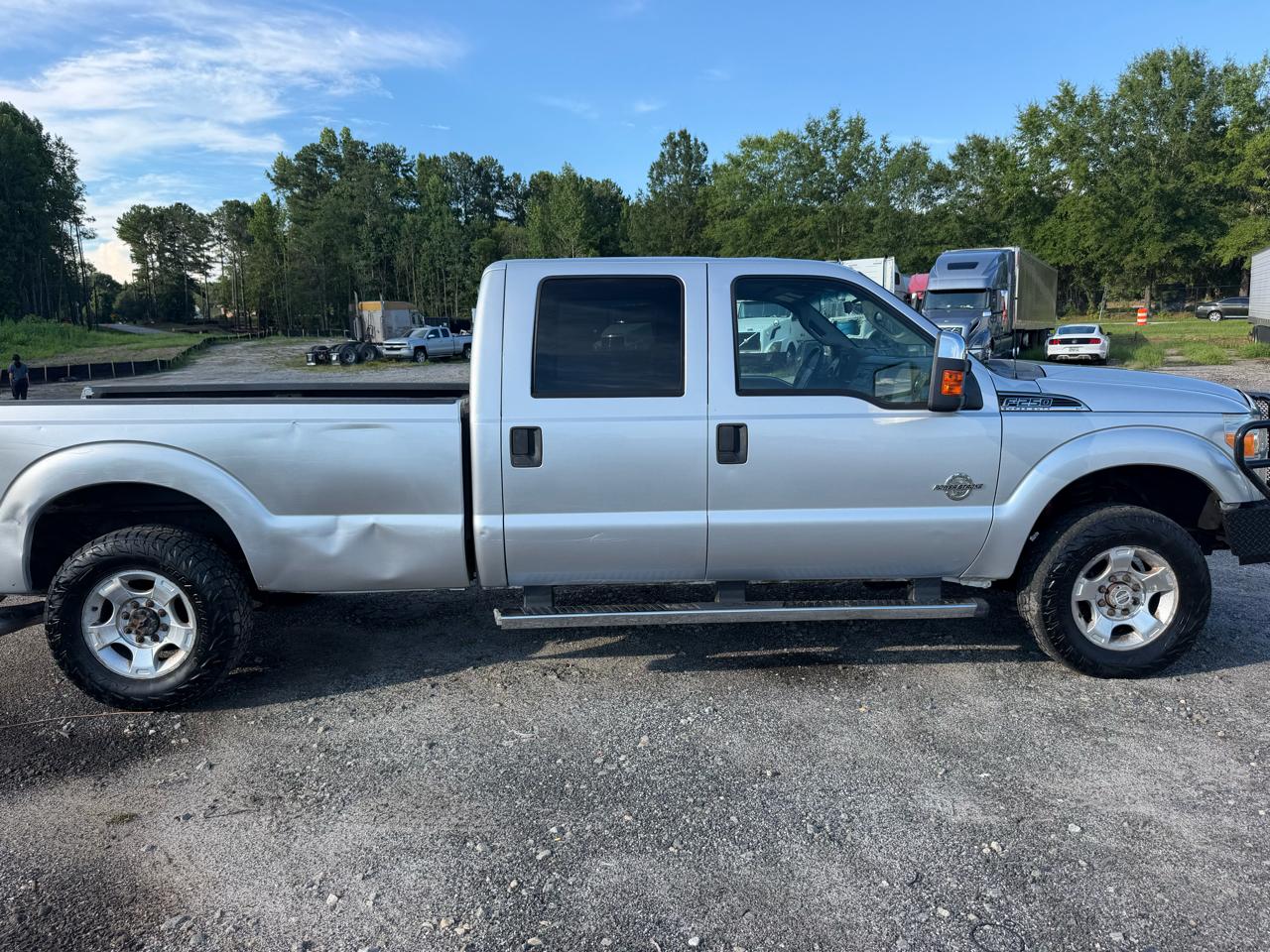 Ford F-250 SD XLT Crew Cab 4WD 2011
