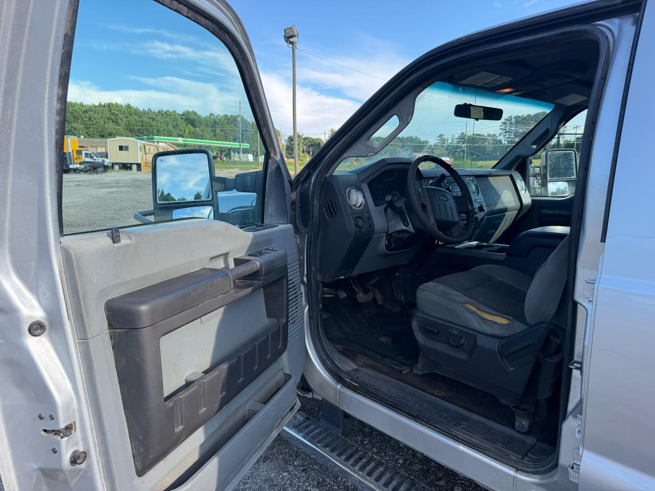 Ford F-250 SD XLT Crew Cab 4WD 2011