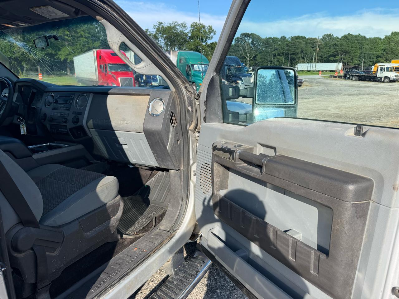 Ford F-250 SD XLT Crew Cab 4WD 2011