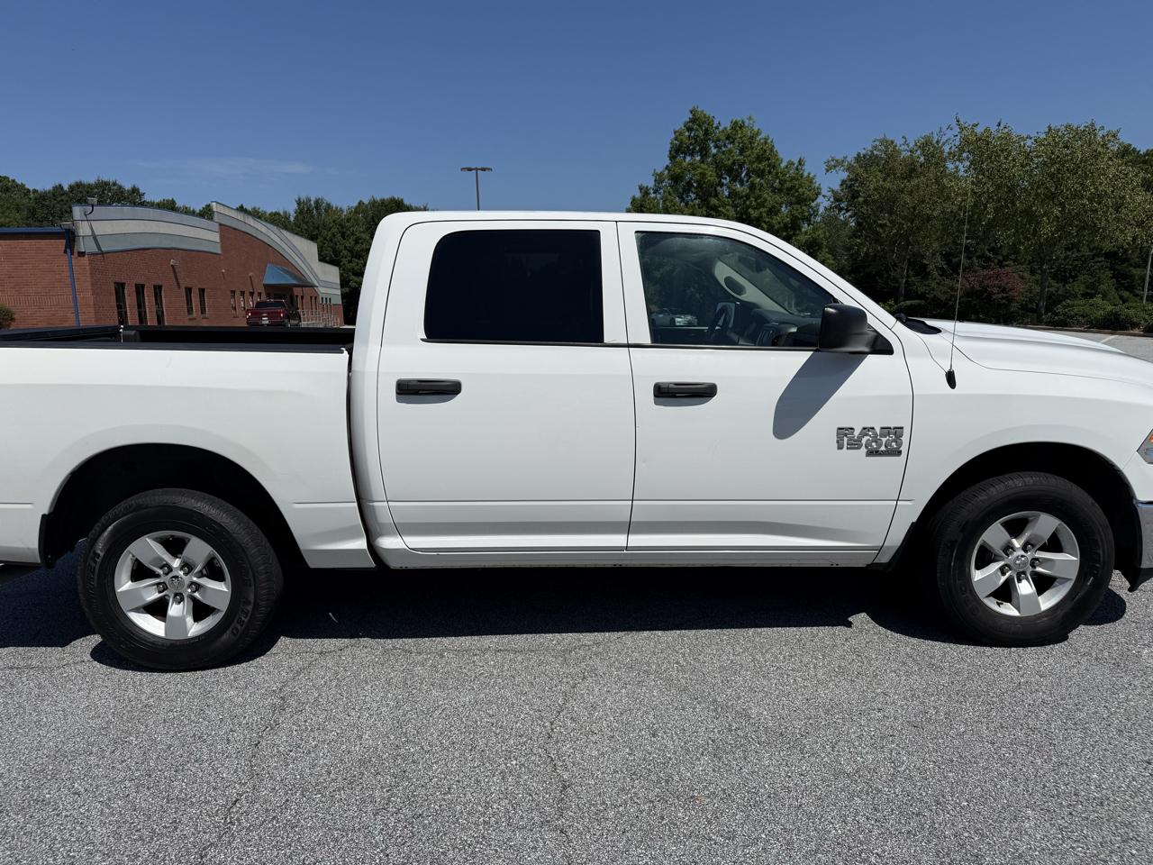 RAM 1500 Classic Tradesman Crew Cab SWB 4WD 2019