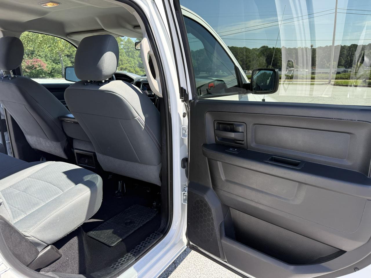 RAM 1500 Classic Tradesman Crew Cab SWB 4WD 2019