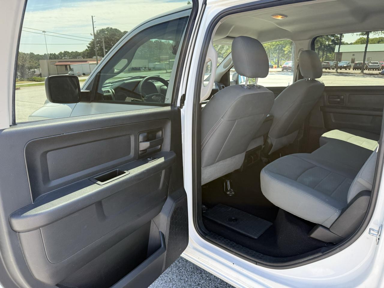 RAM 1500 Classic Tradesman Crew Cab SWB 4WD 2019