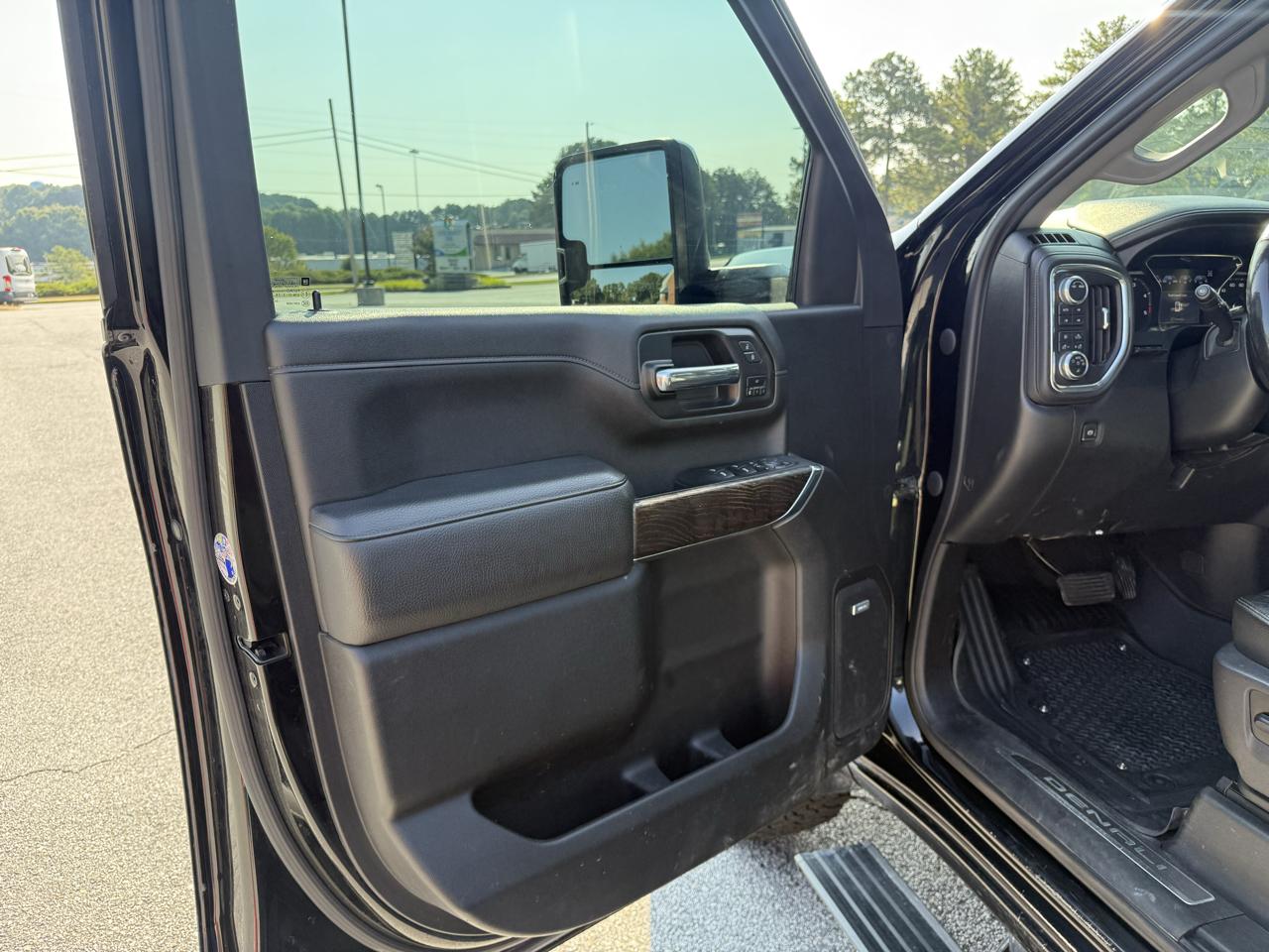 GMC Sierra 2500HD Denali Crew Cab 4WD SB 2022