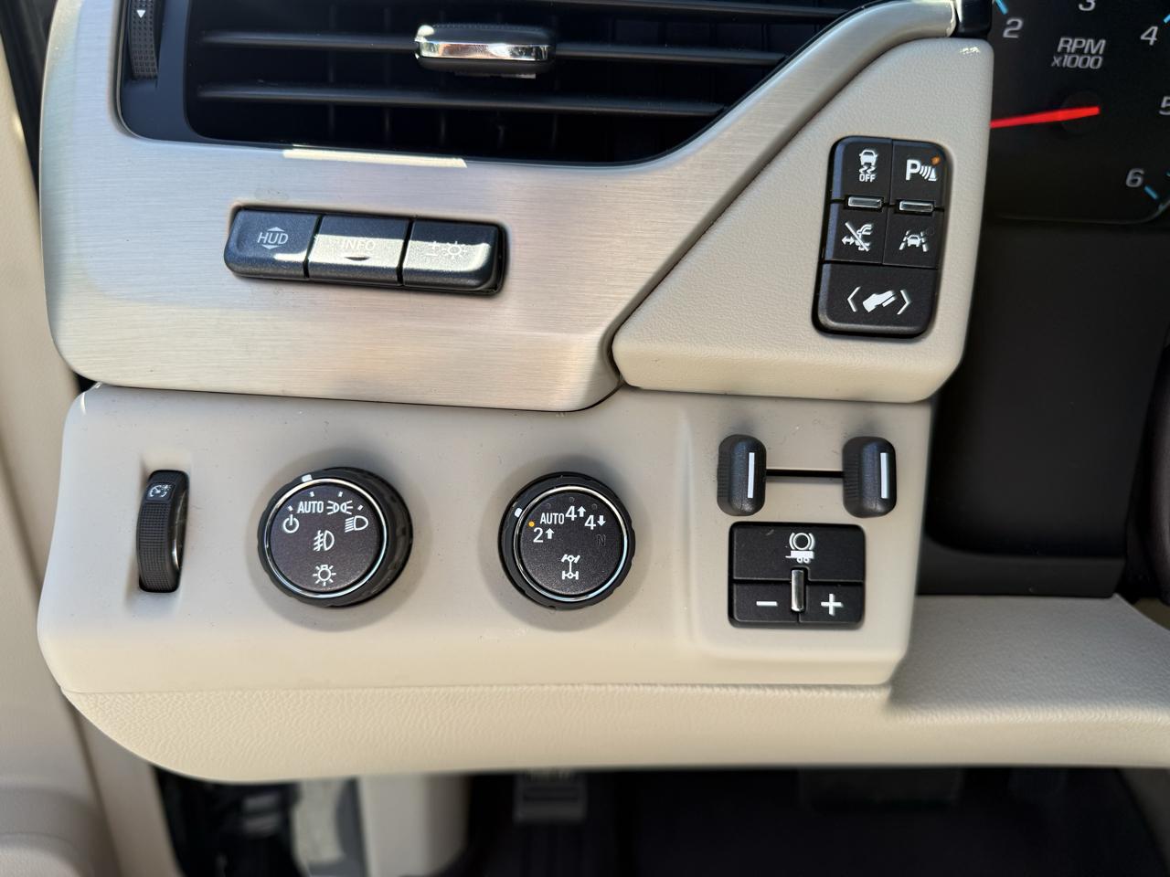 GMC Yukon Denali 4WD 2019