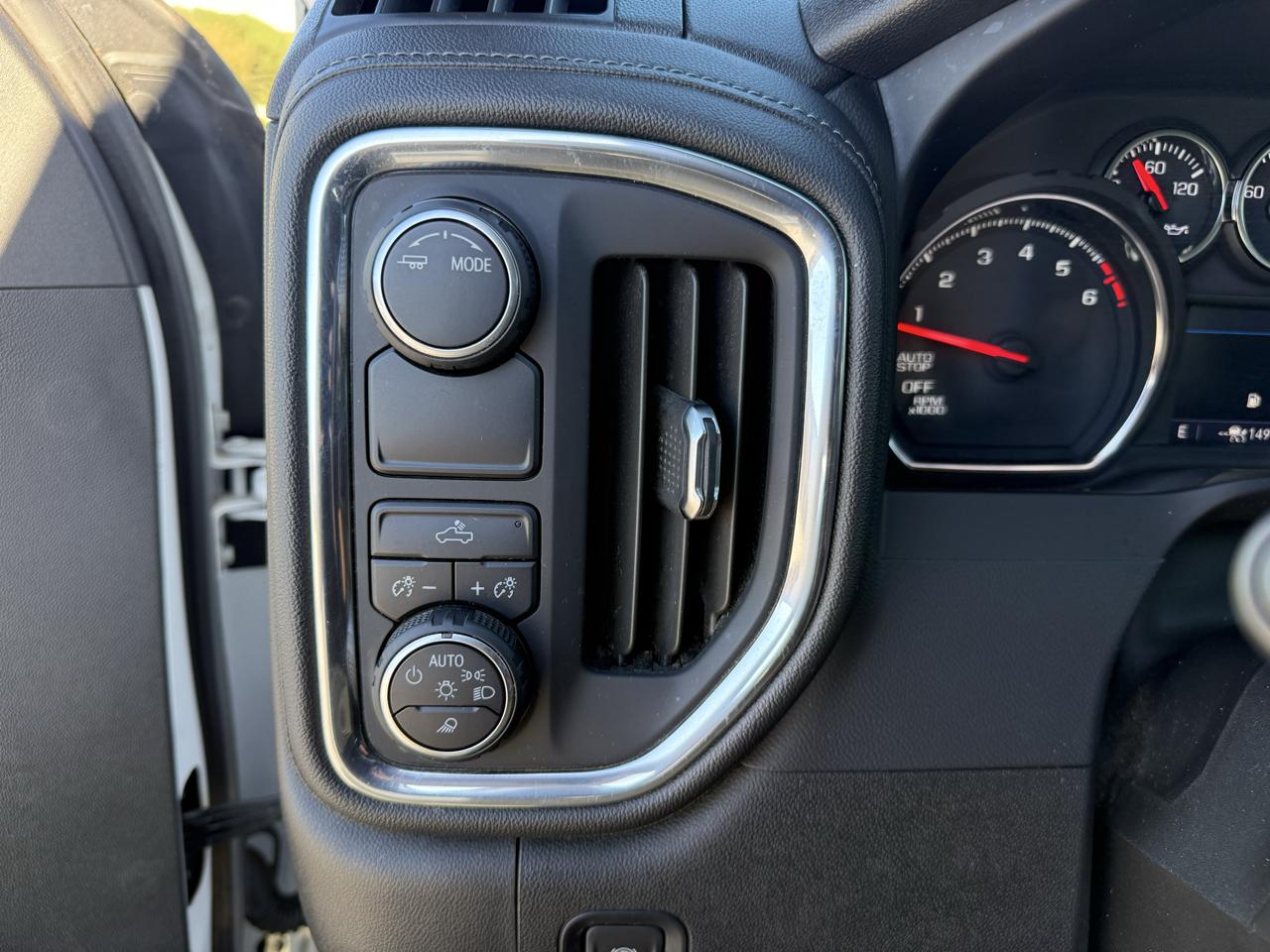 Chevrolet Silverado 1500 LT Crew Cab 2WD 2021