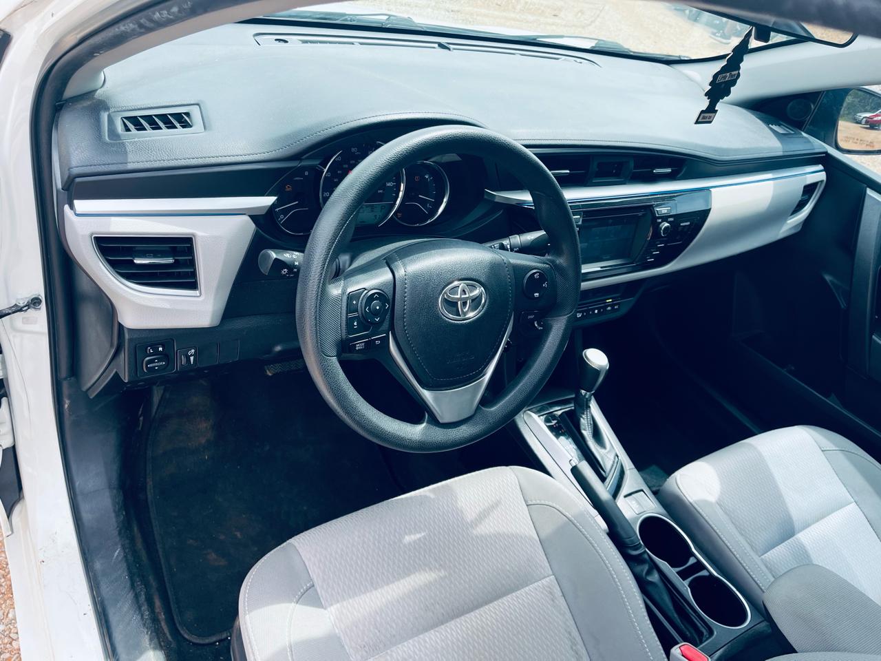 Toyota Corolla LE 2015