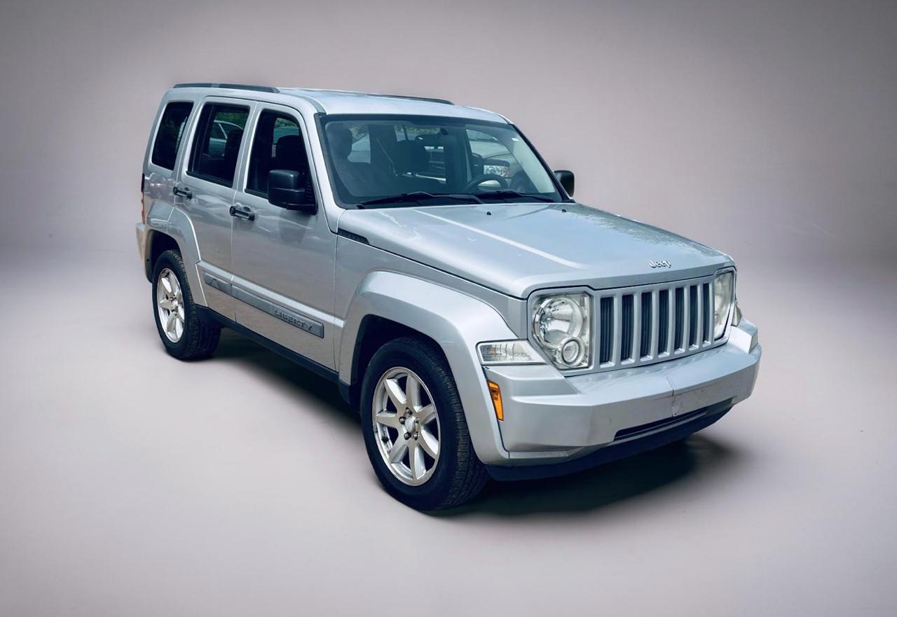Jeep Liberty Sport 2WD 2010