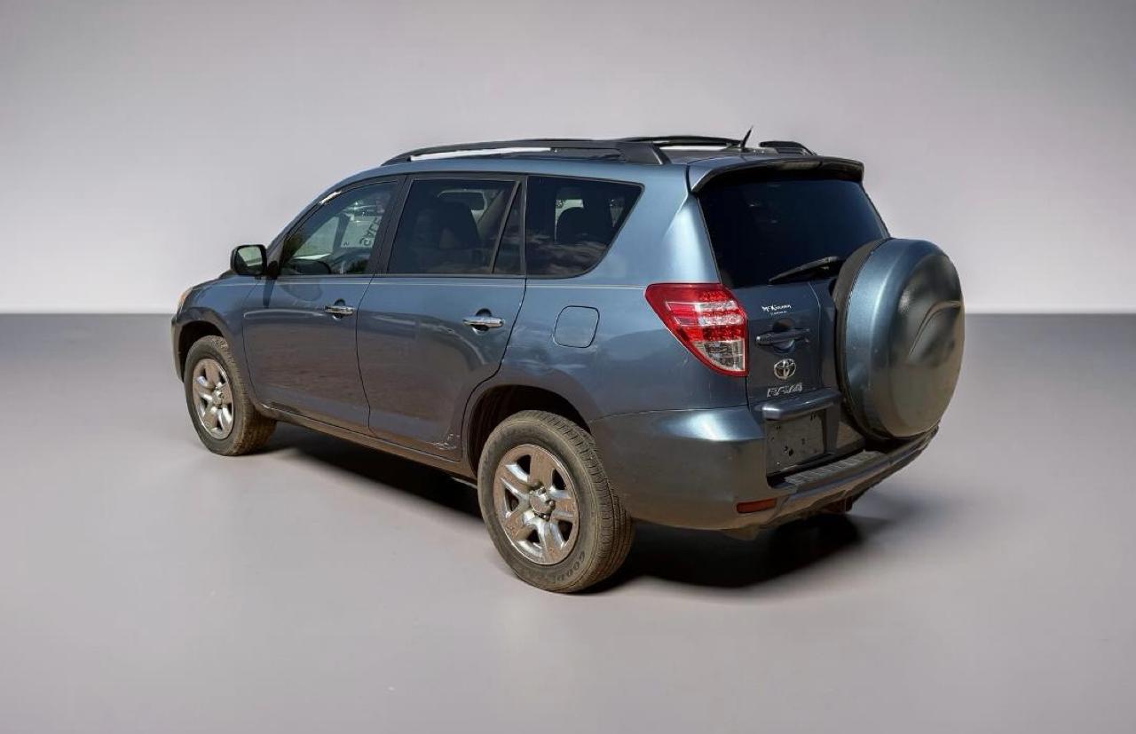 Toyota RAV4 Base I4 2WD 2011