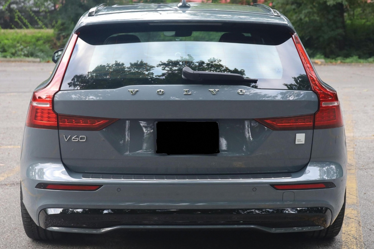 2023 Volvo V60 T8 Polestar photo 2