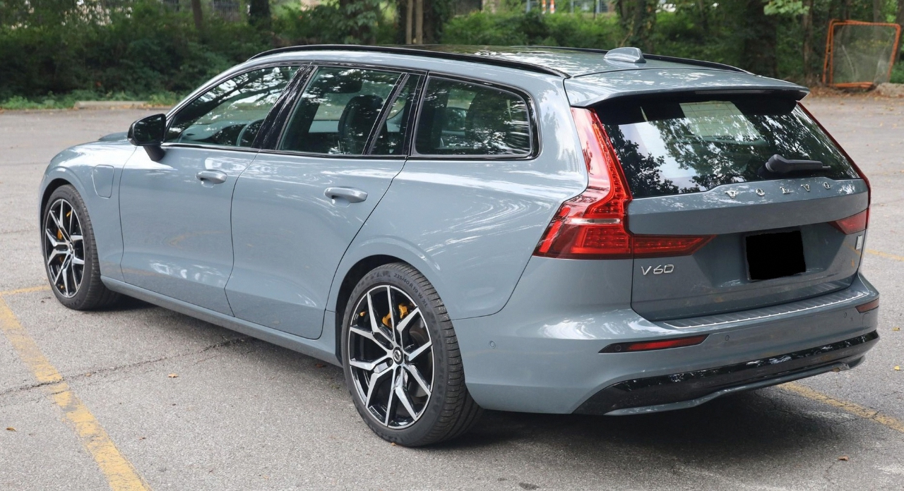 2023 Volvo V60 T8 Polestar photo 4