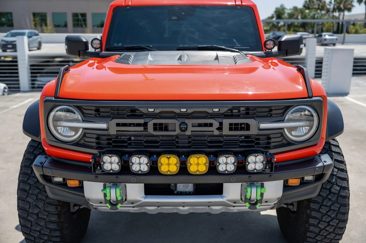 2023 Ford Bronco Raptor photo 2