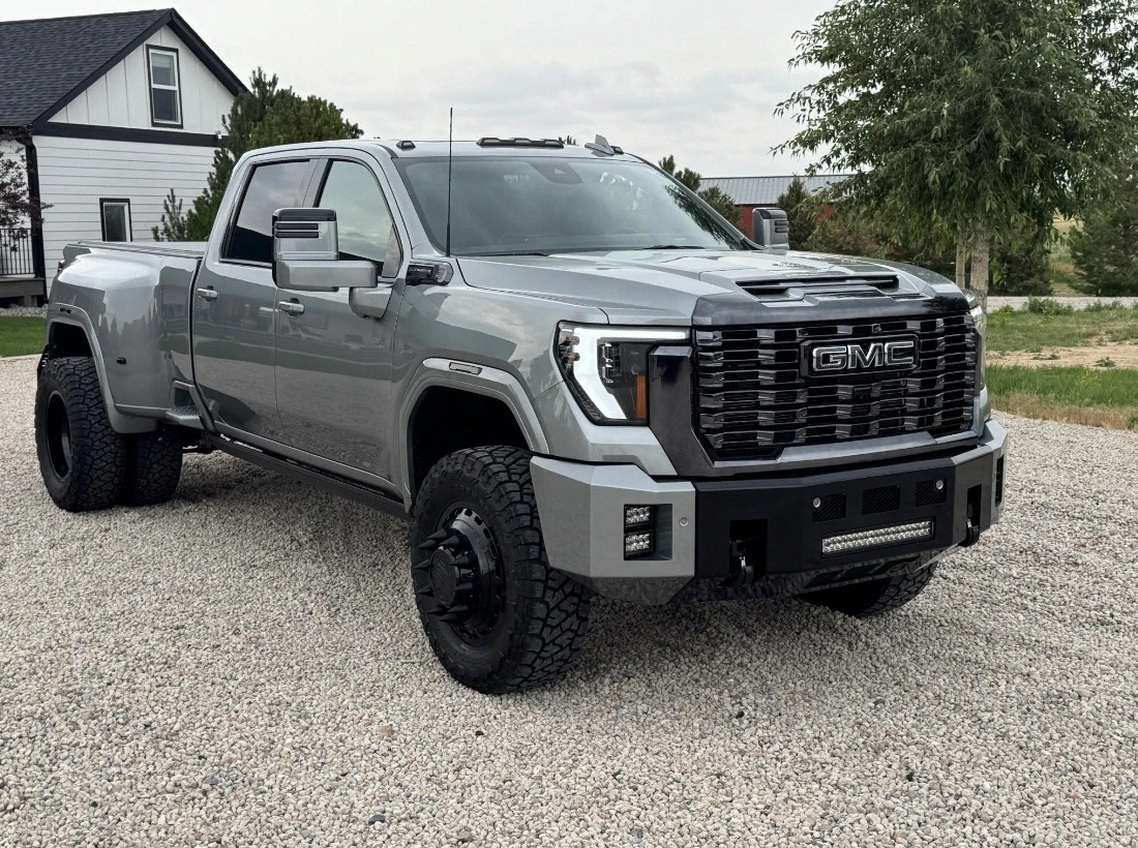 2024 Gmc Sierra HD Denali Ultimate photo 2