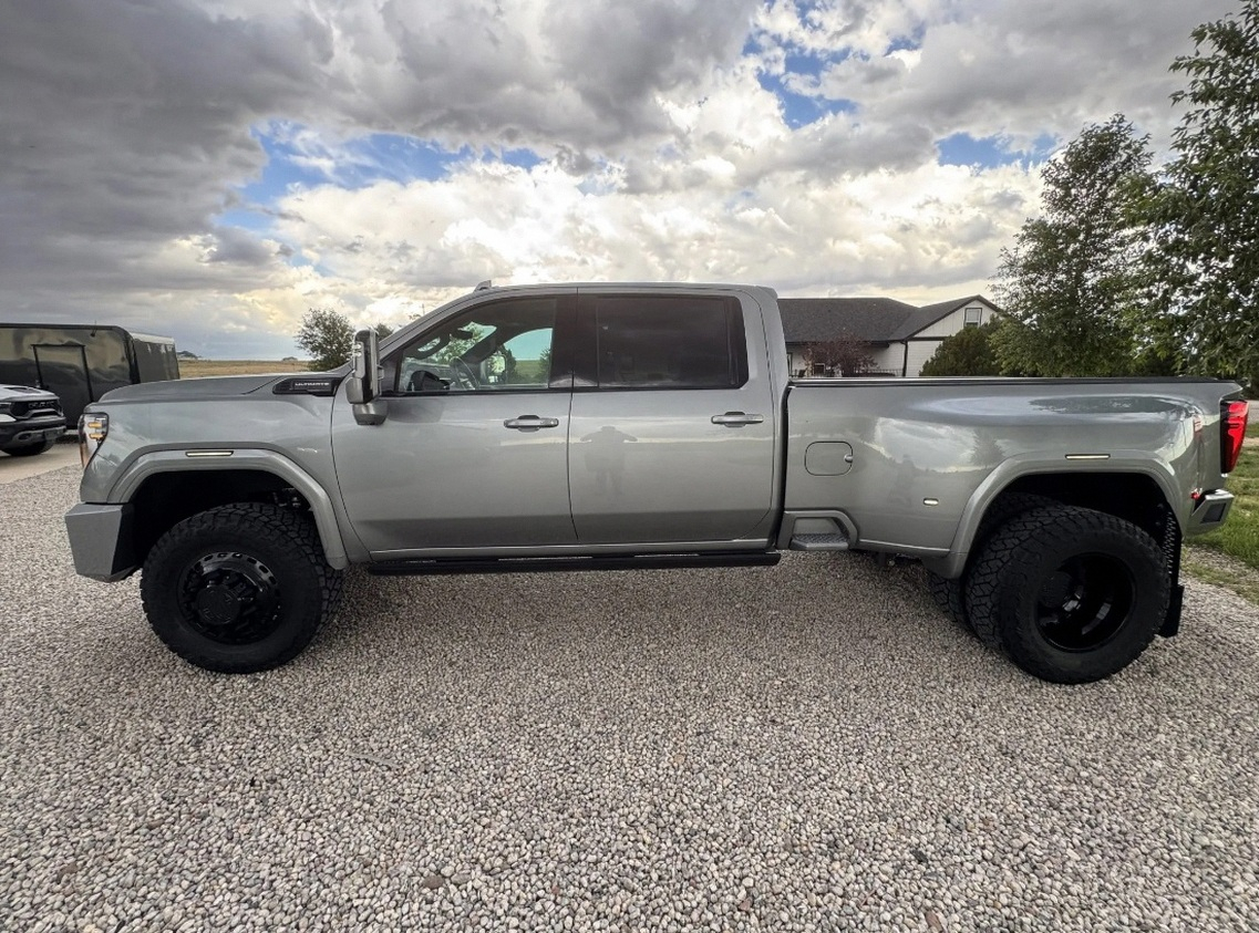 2024 Gmc Sierra HD Denali Ultimate photo 3