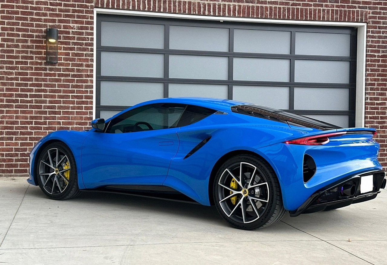 2024 Lotus Emira First Edition photo 2