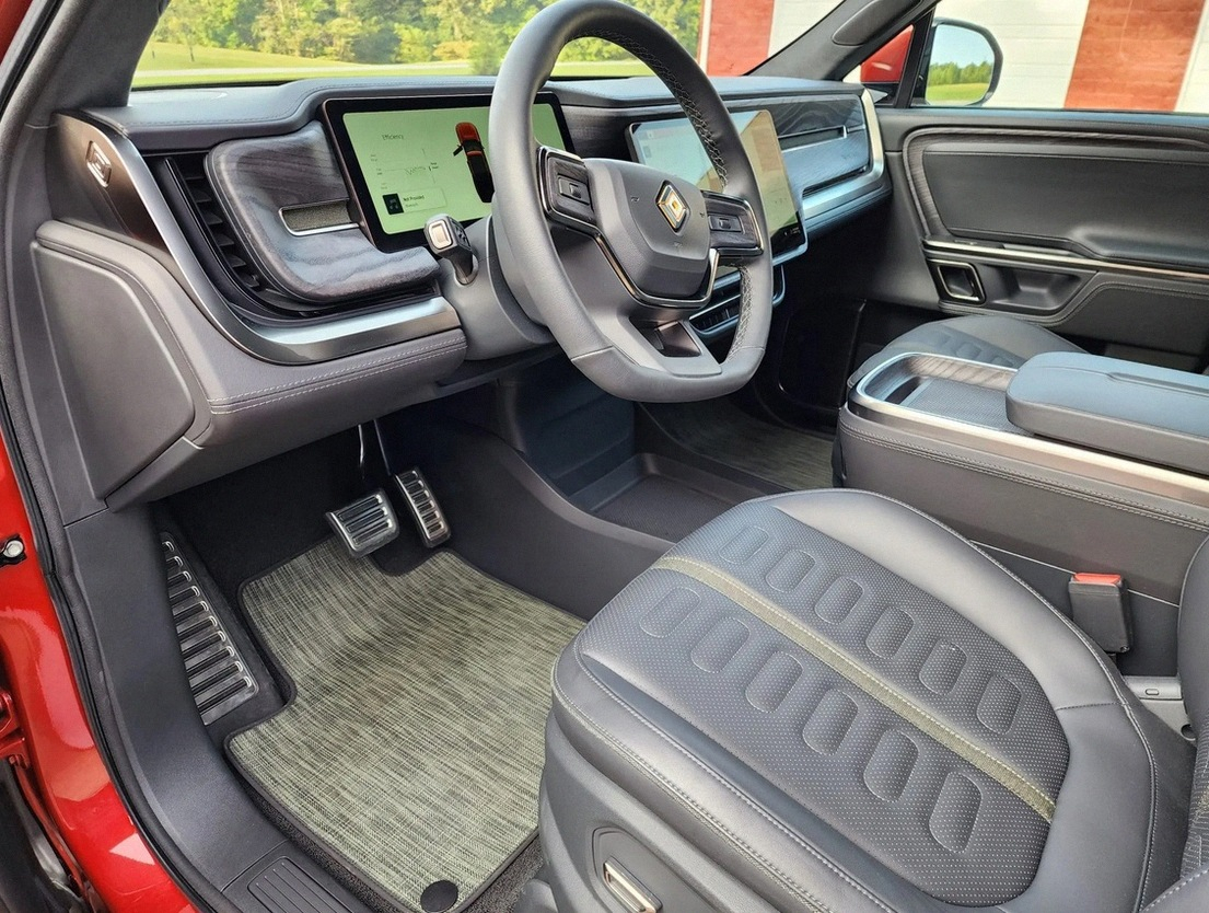 2023 Rivian R1T Adventure photo 4