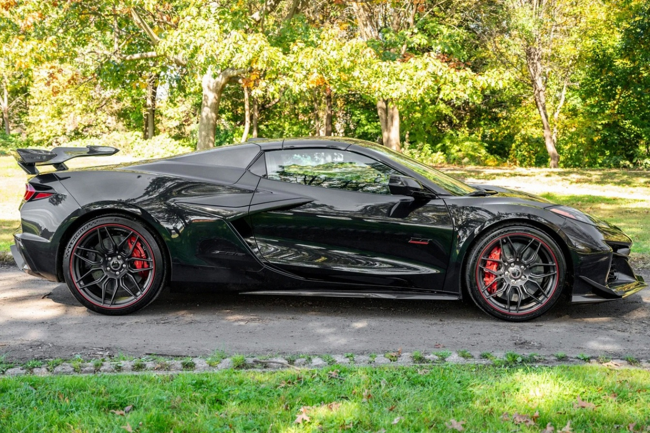2023 Chevrolet Corvette Z06 Convertible 3LZ photo 3