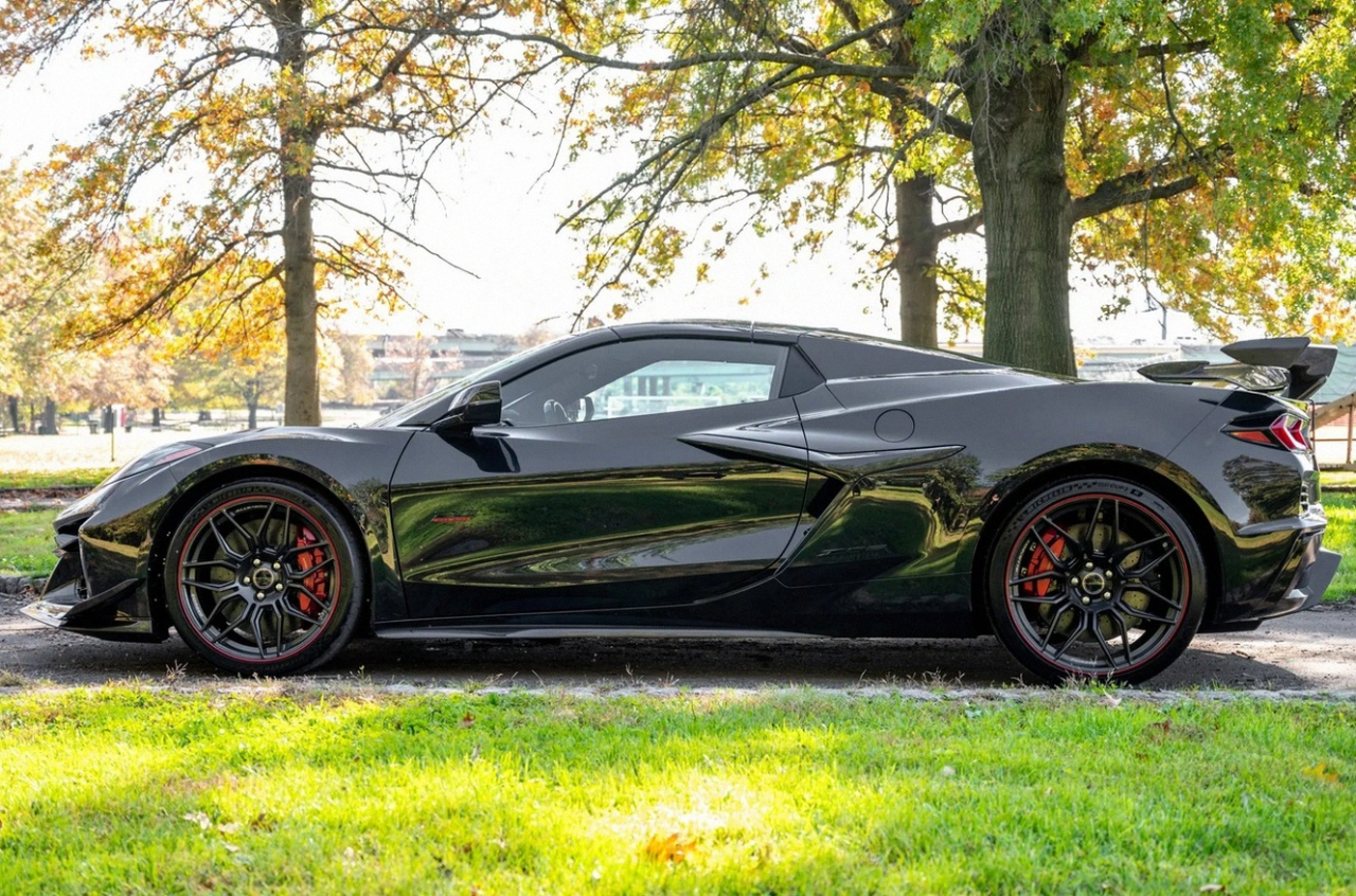 2023 Chevrolet Corvette Z06 Convertible 3LZ photo 4