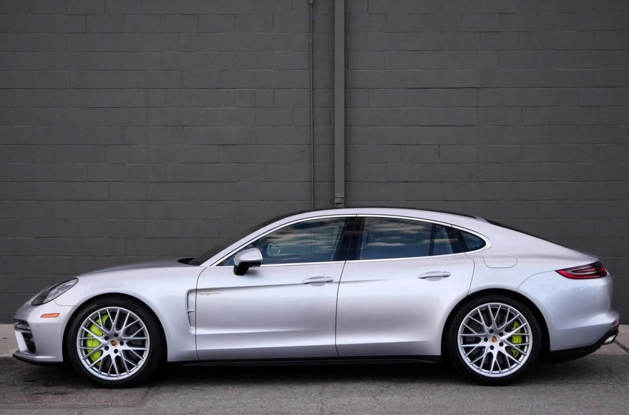 2018 Porsche Panamera Turbo S E-Hybrid photo 2