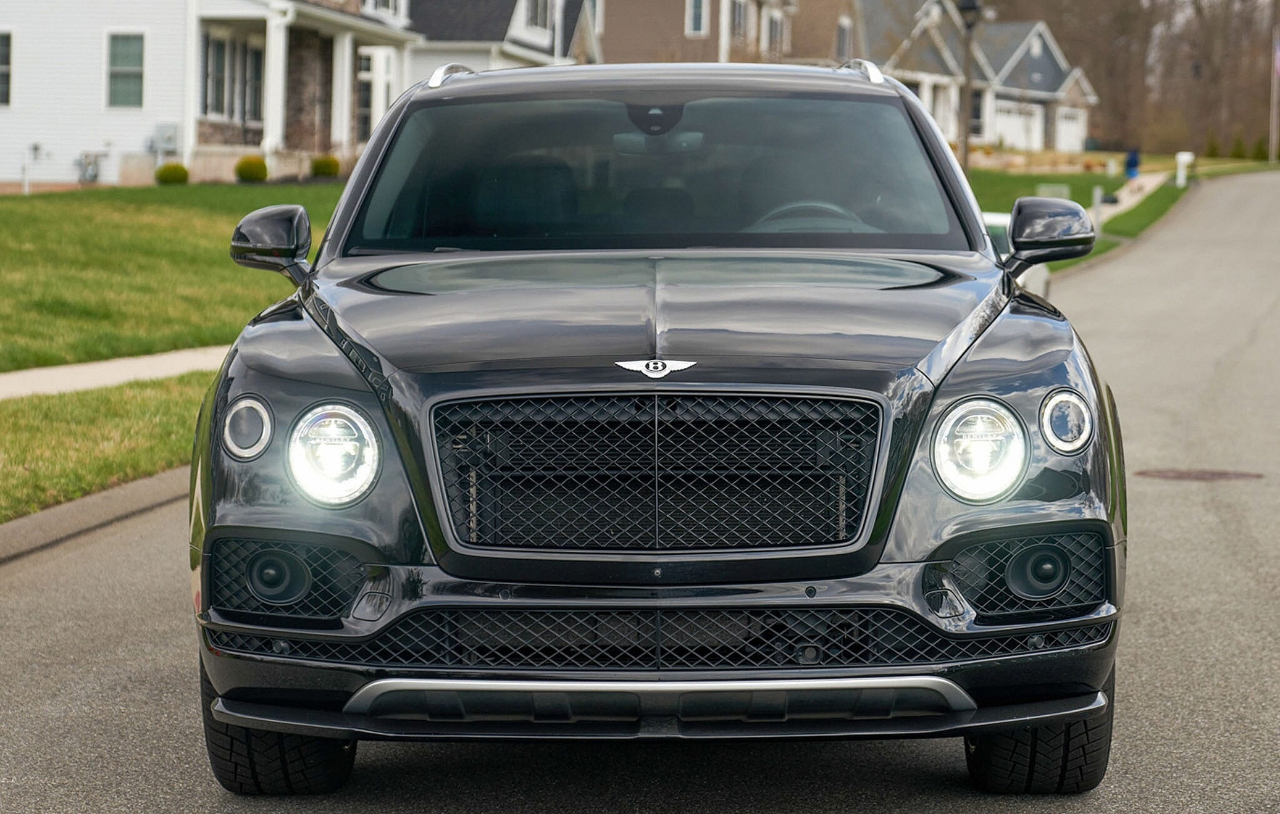 2018 Bentley Bentayga Mulliner photo 2