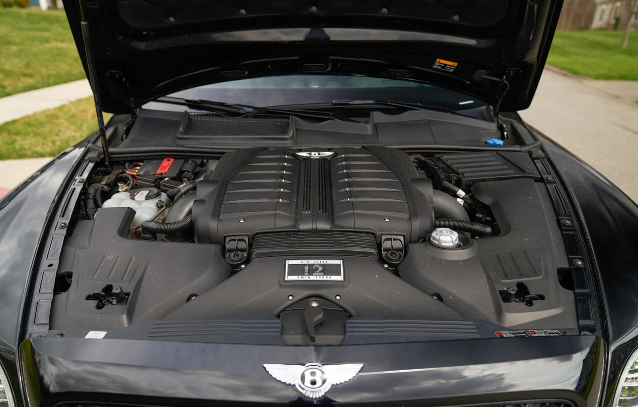 2018 Bentley Bentayga Mulliner photo 4