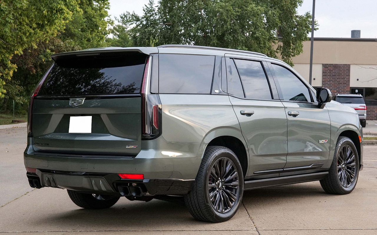2024 Cadillac Escalade V-Series photo 3