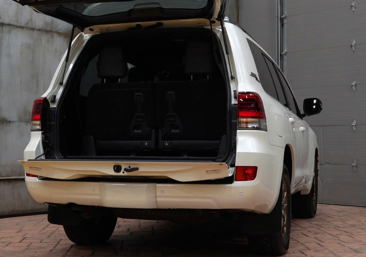 2021 Toyota Land Cruiser Heritage Edition photo 3