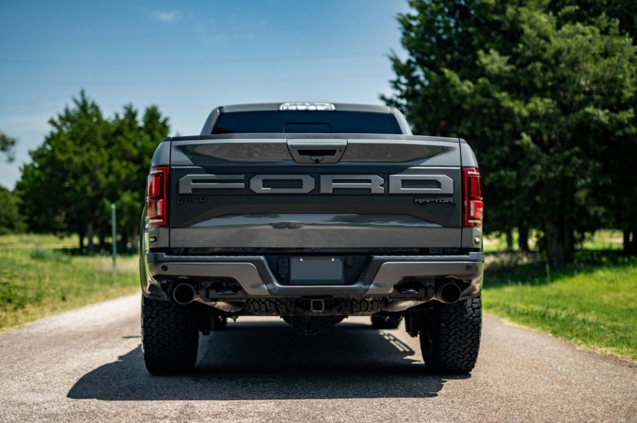 2020 Ford F-150 Raptor photo 3