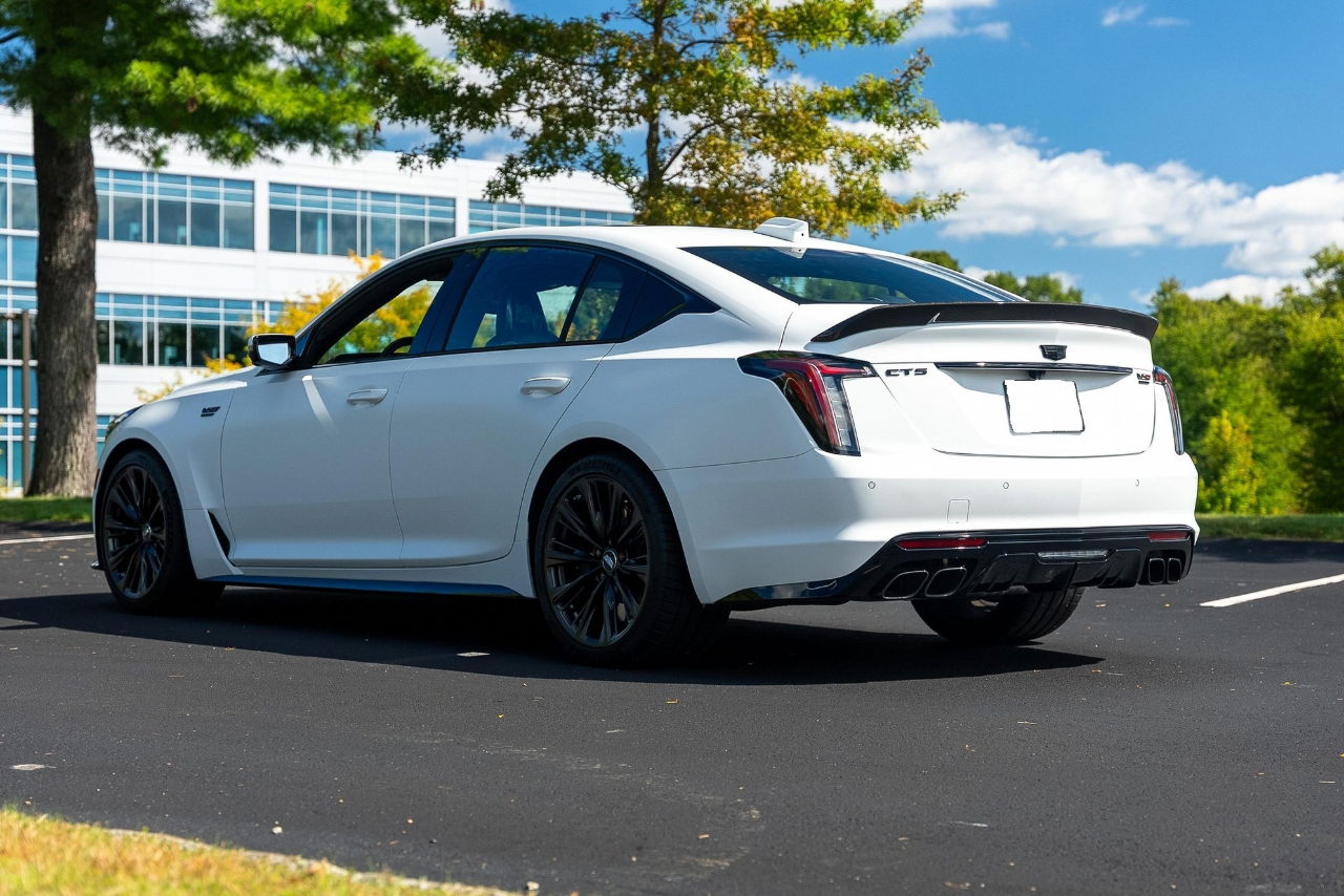 2025 Cadillac CT5 photo 4