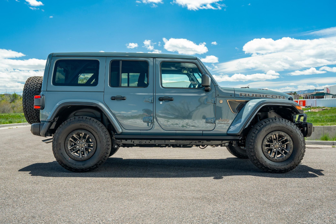 2024 Jeep Wrangler Rubicon 392 photo 2