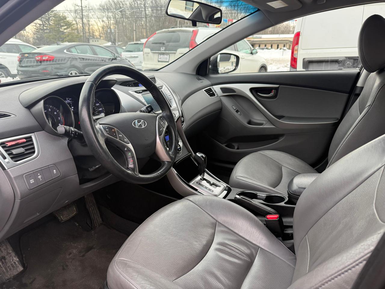 Hyundai Elantra  2013