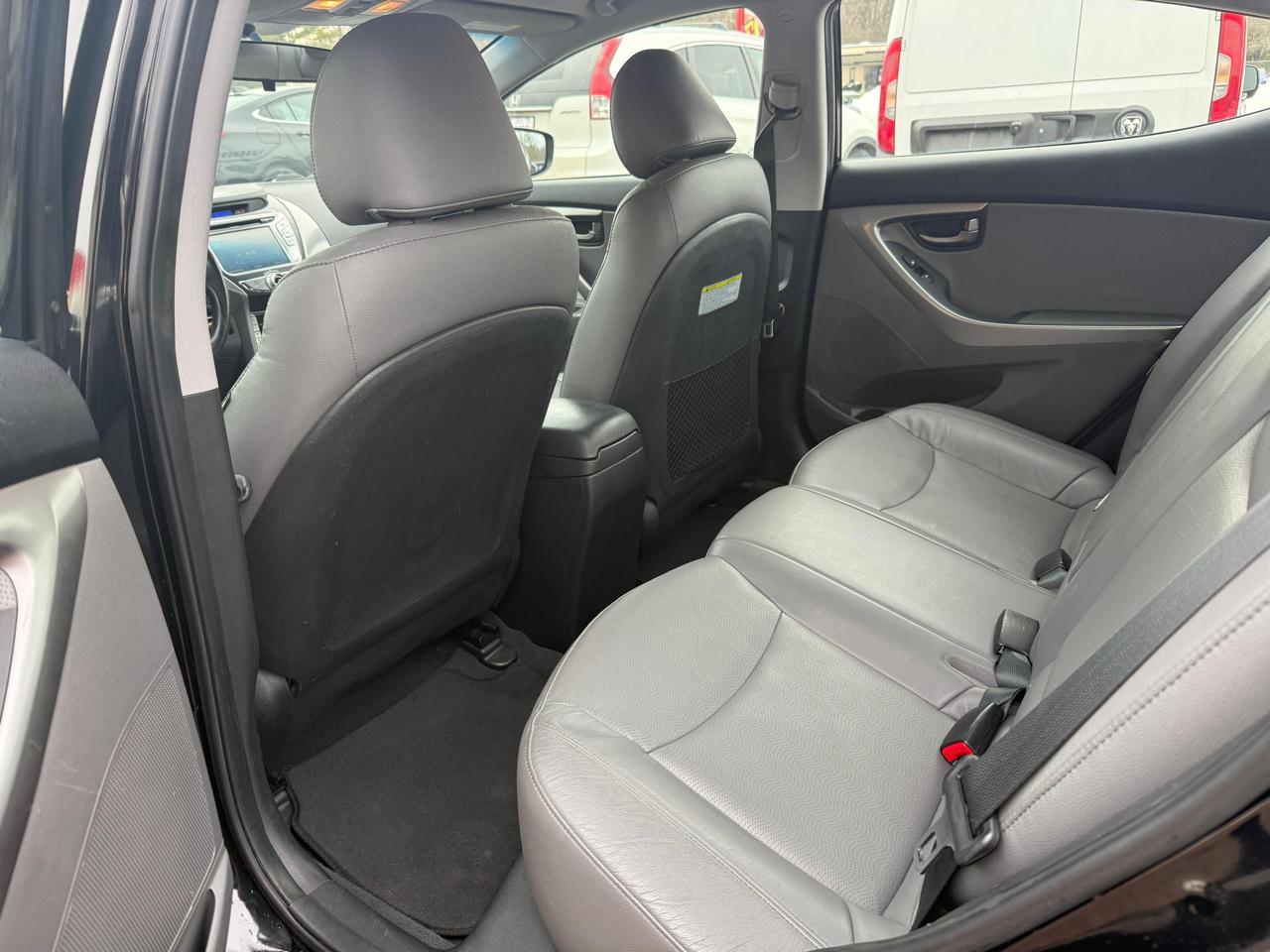 Hyundai Elantra  2013