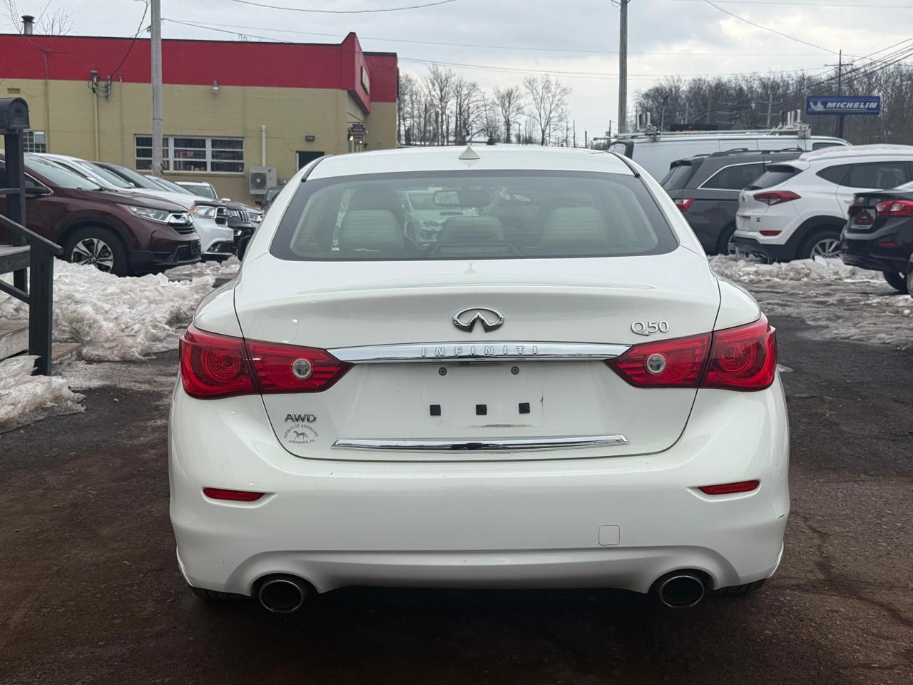 Infiniti Q50  2015