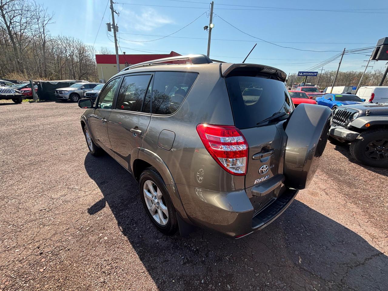 Toyota RAV4  2011