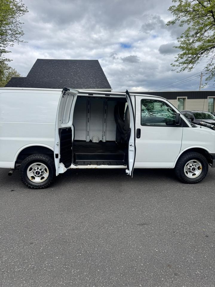 GMC Savana Cargo  2016