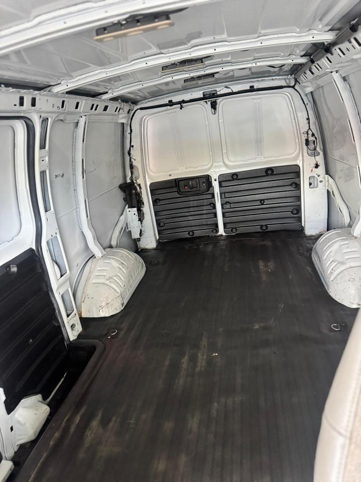 GMC Savana Cargo  2016