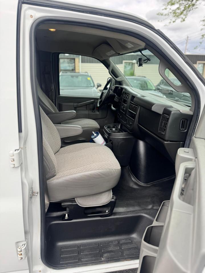 GMC Savana Cargo  2016