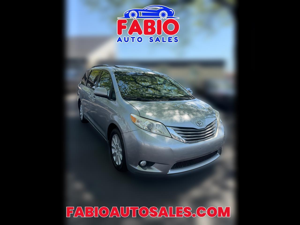 Toyota Sienna XLE 2016
