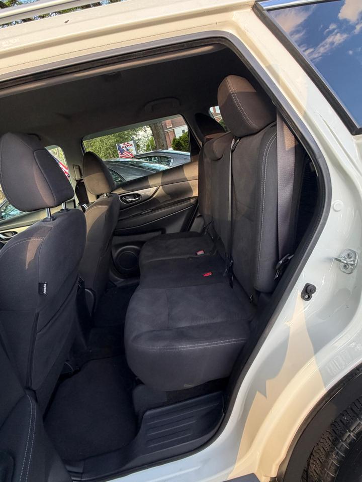 Nissan ROGUE S/SV  2016