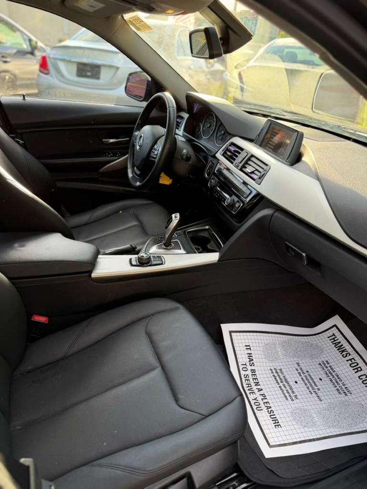 BMW 320i  2017