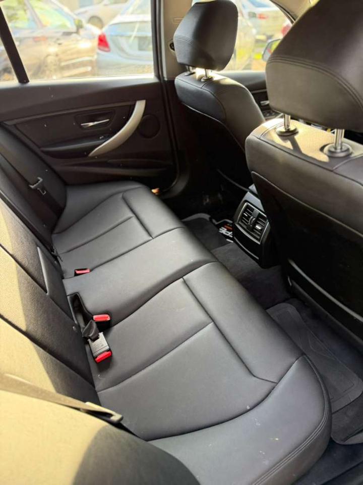 BMW 320i  2017