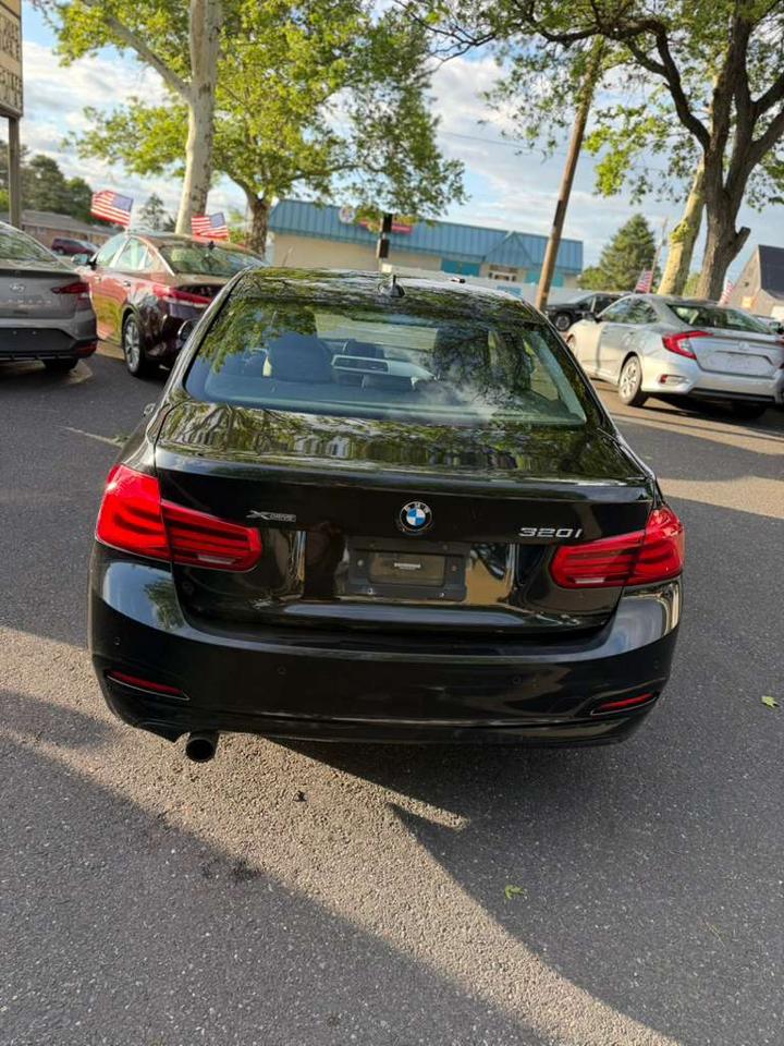 BMW 320i  2017