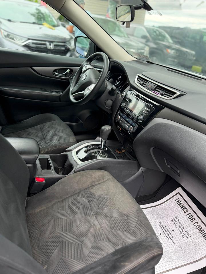 Nissan ROGUE S/SV  2016