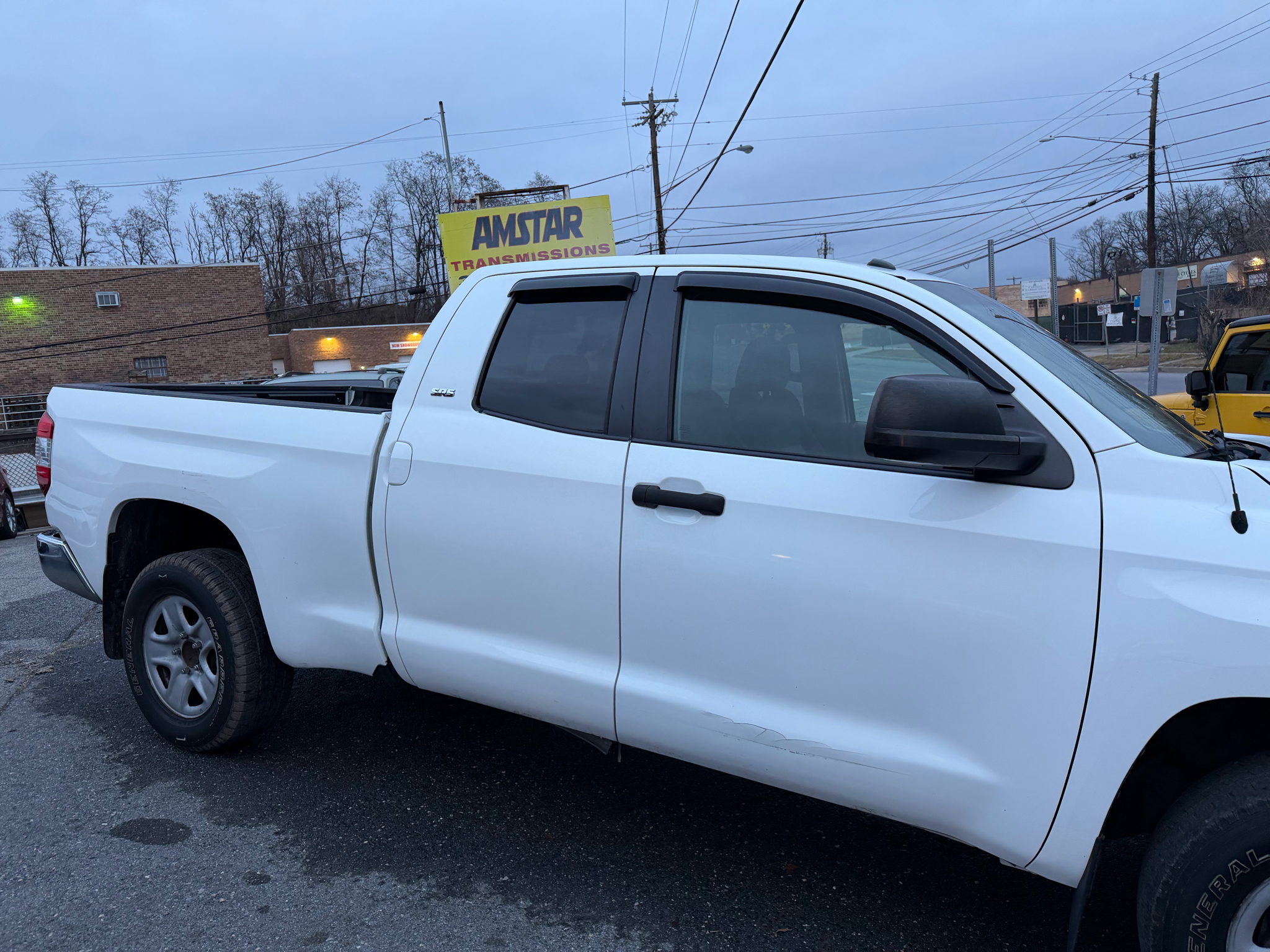 Toyota Tundra SR5 4.6L V8 Double Cab 2WD 2014
