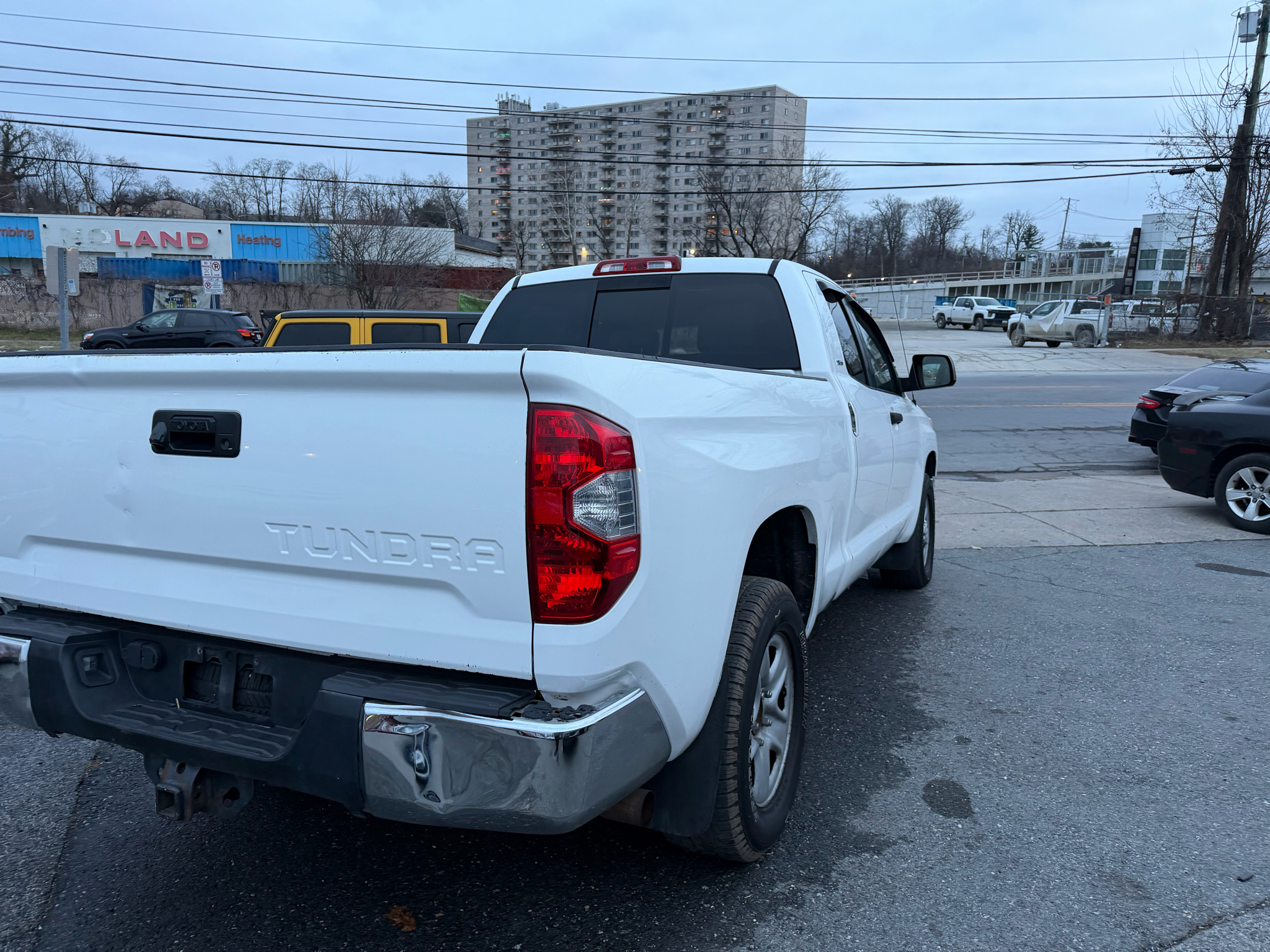 Toyota Tundra SR5 4.6L V8 Double Cab 2WD 2014
