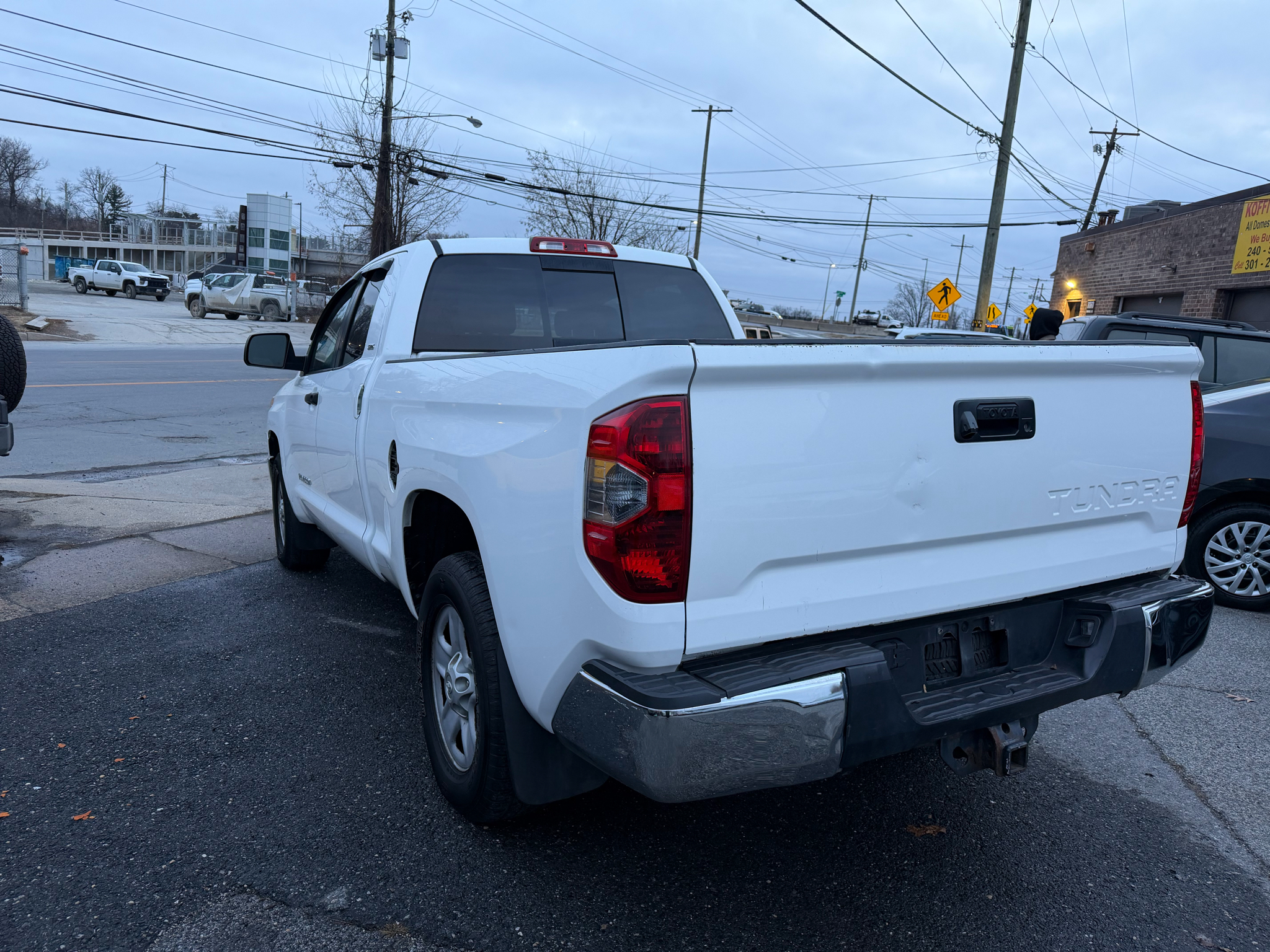 Toyota Tundra SR5 4.6L V8 Double Cab 2WD 2014