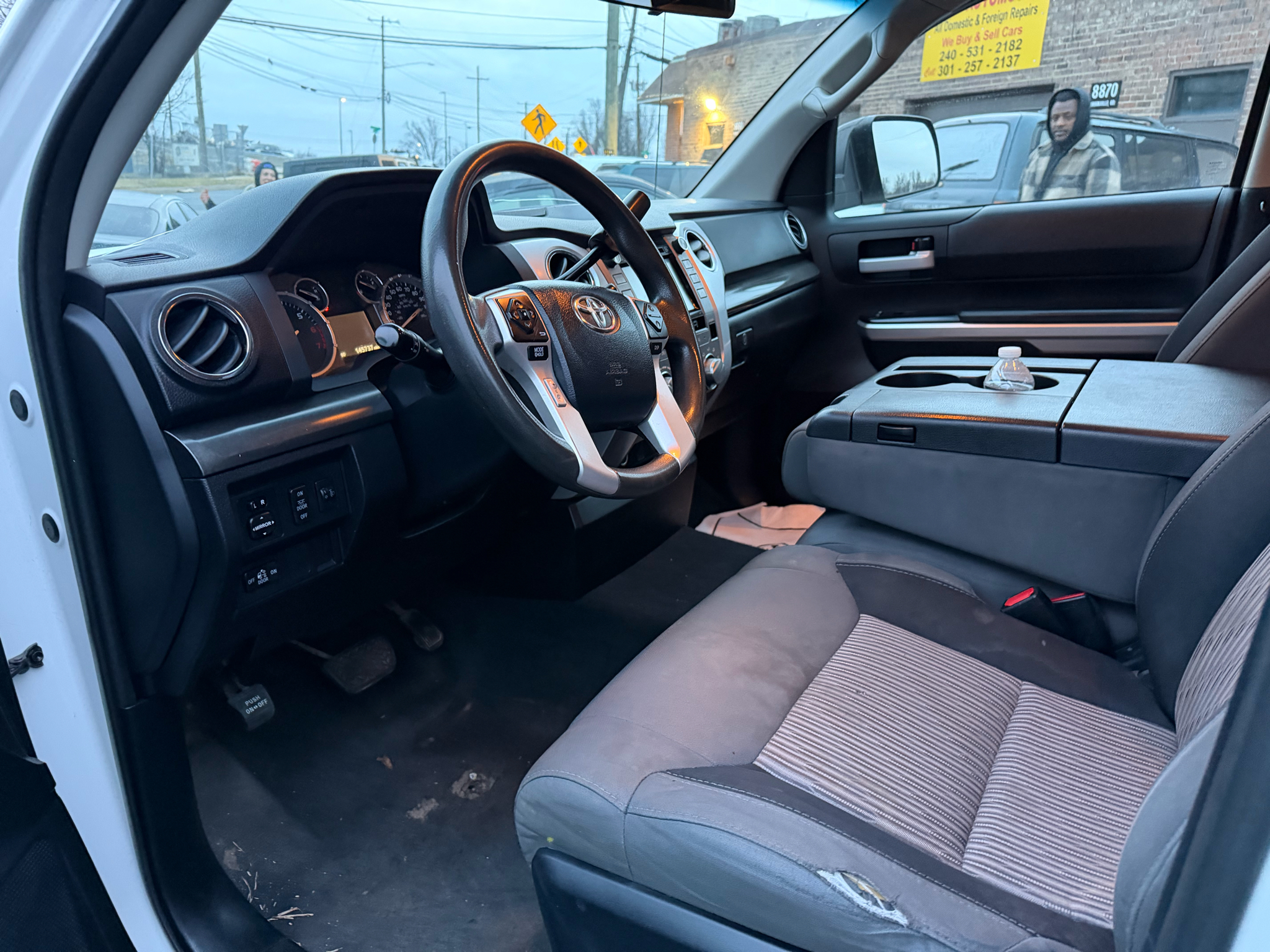 Toyota Tundra SR5 4.6L V8 Double Cab 2WD 2014