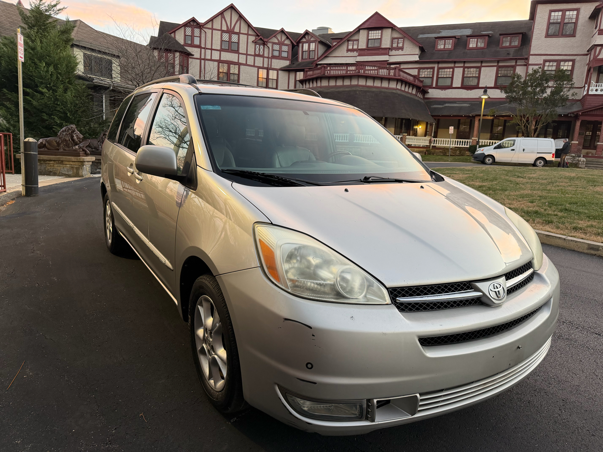 Toyota Sienna XLE 2004
